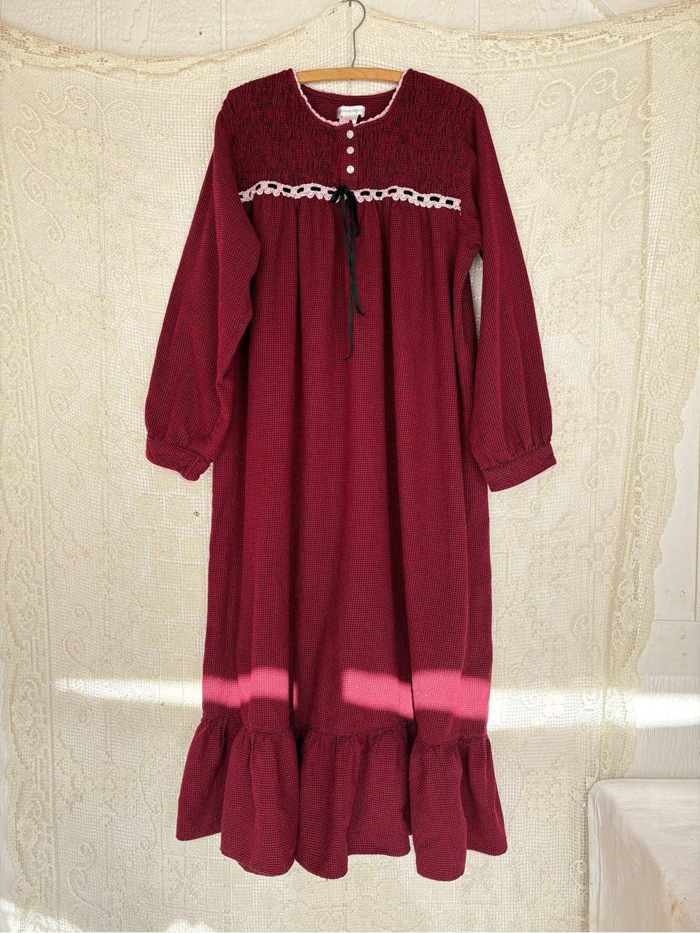 Vintage Women’s Red Nightgown with velvet tie Large